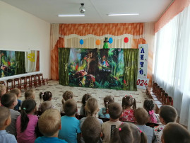 К нам в гости приехал театр К нам в гости приехал театр.