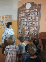 Воспитанники подготовительной группы побывали на экскурсии в школе Воспитанники подготовительной группы побывали на экскурсии в школе.